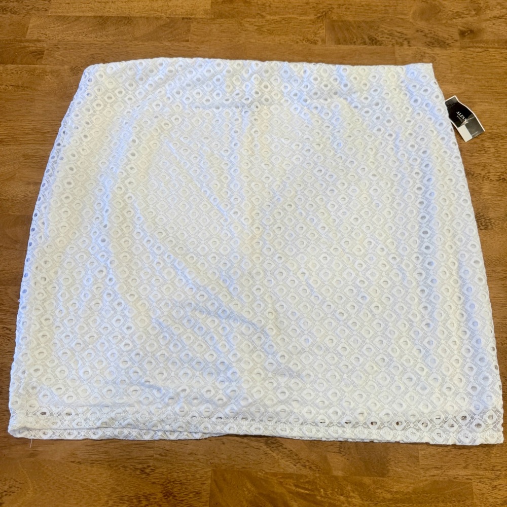 NWT Alfani Pencil Mini Skirt Womens 24W White Lace Quiet Luxury